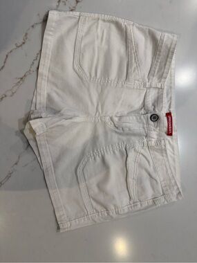 UNIONBAY White Casual Shorts with Red Logo Tag